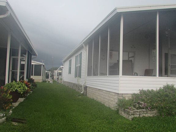 3rd image of 2601 Lake Haven Dr #148