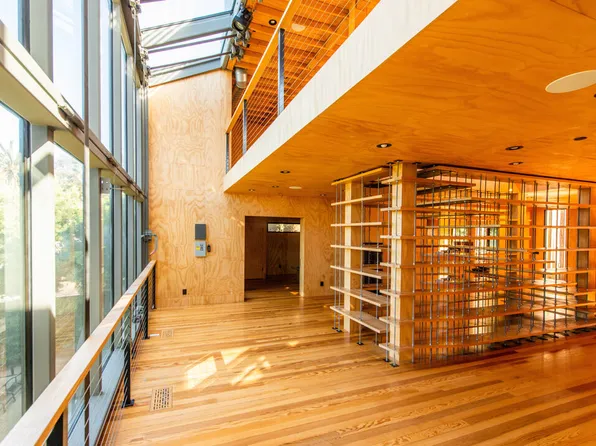 2460 Beverley Ave, Santa Monica, CA 90405