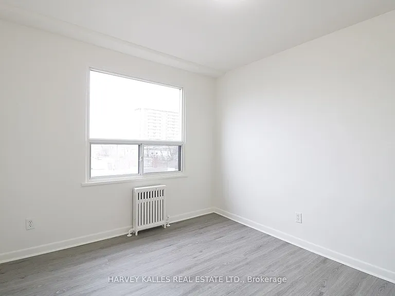 500 Gilbert Ave #102 — Photo 9