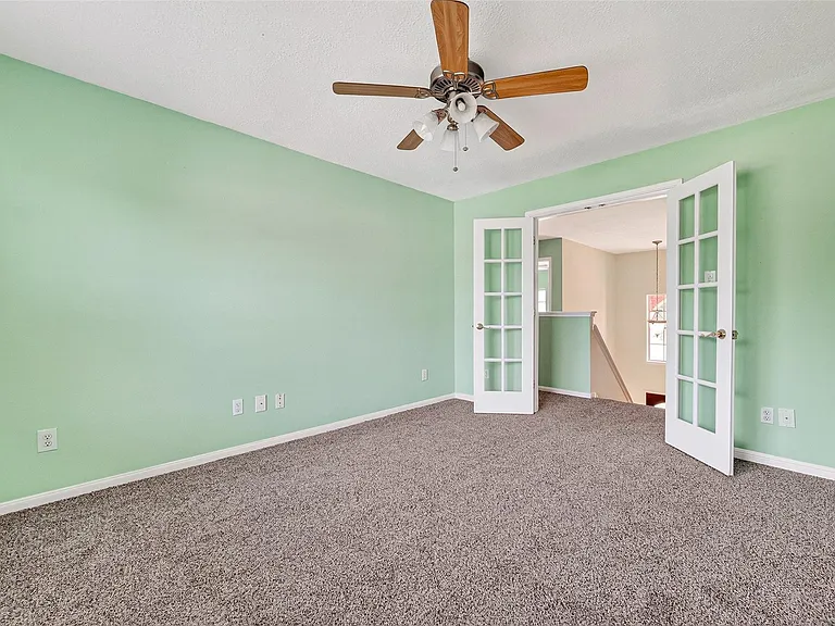 16102 Flatridge Ct — Photo 32