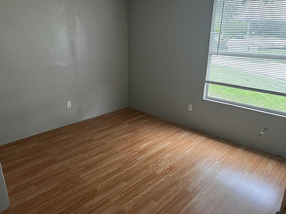 4th image of 206 Sky Ln #20