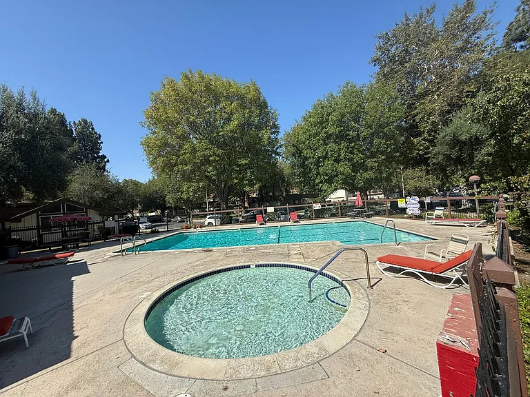 22210 James Alan Cir #8 — Photo 23
