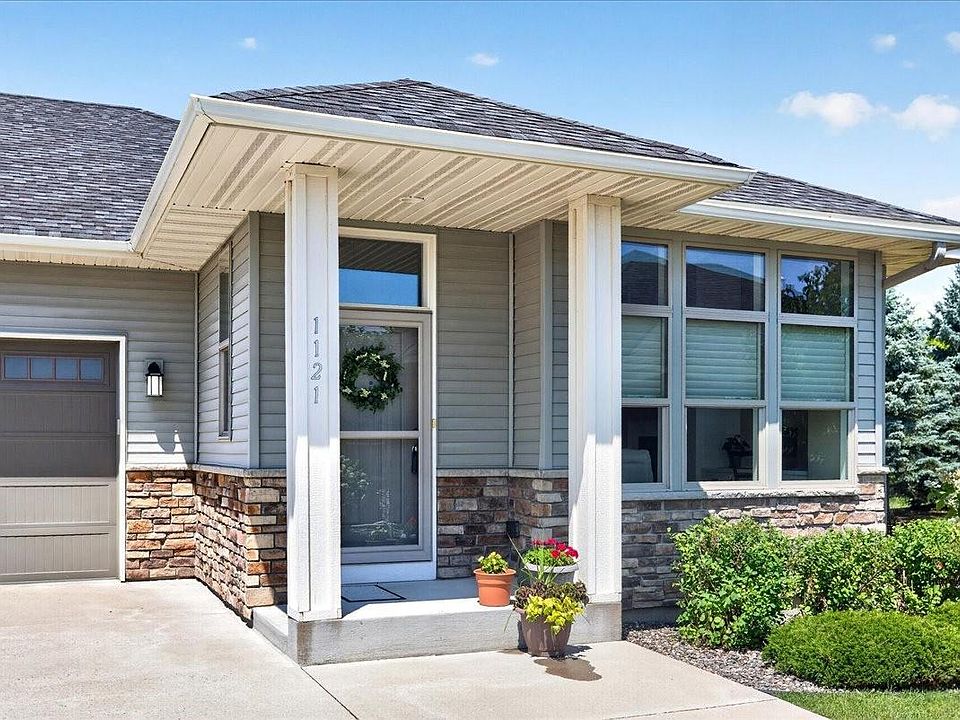 1st image of 1121 Willowbrook Cir