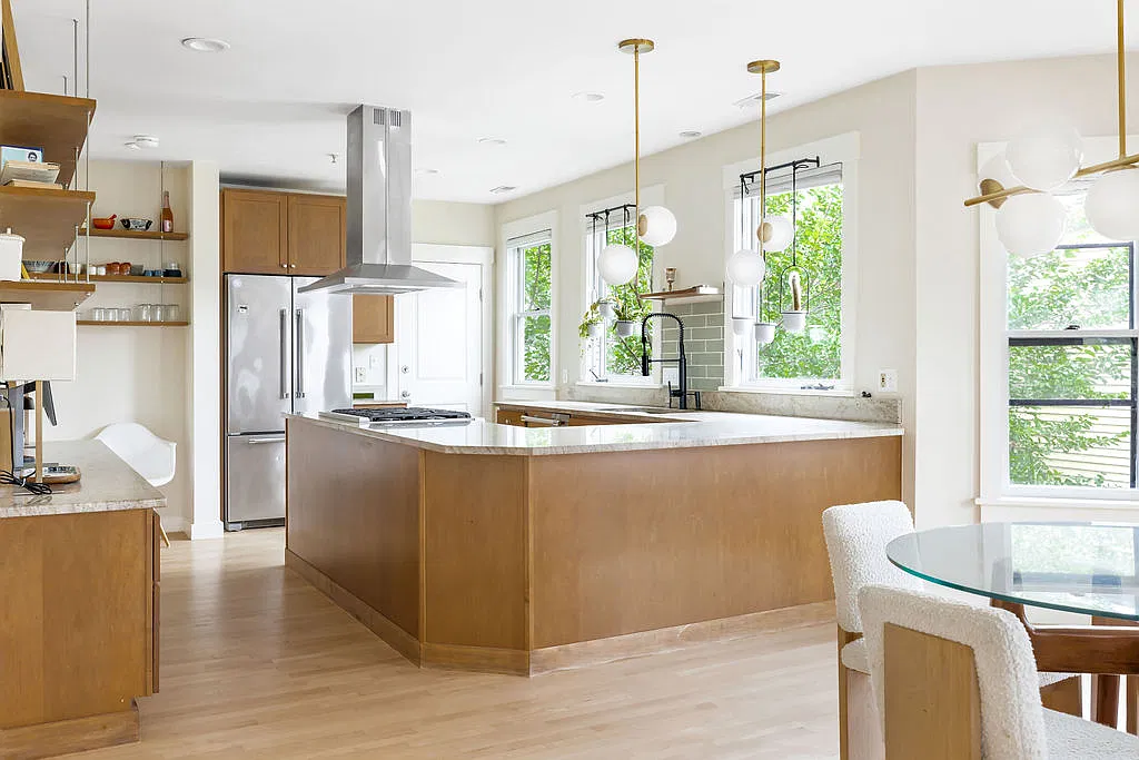 2 bed, 1074 sqft, $4,600 — Photo 1
