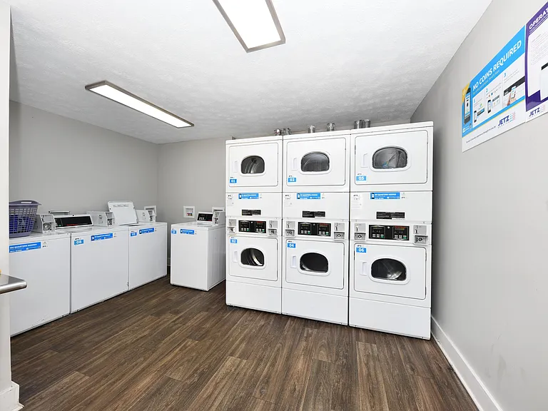 24 Hour Clothes Care Center