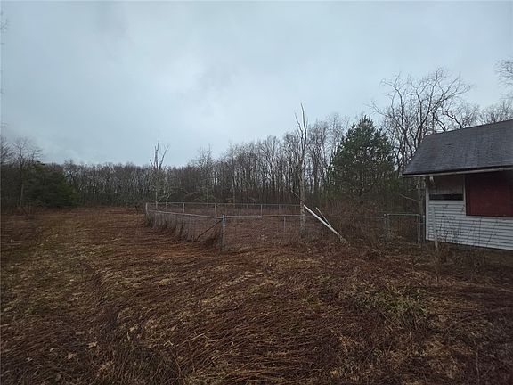 5th image of 302 Burns Rd