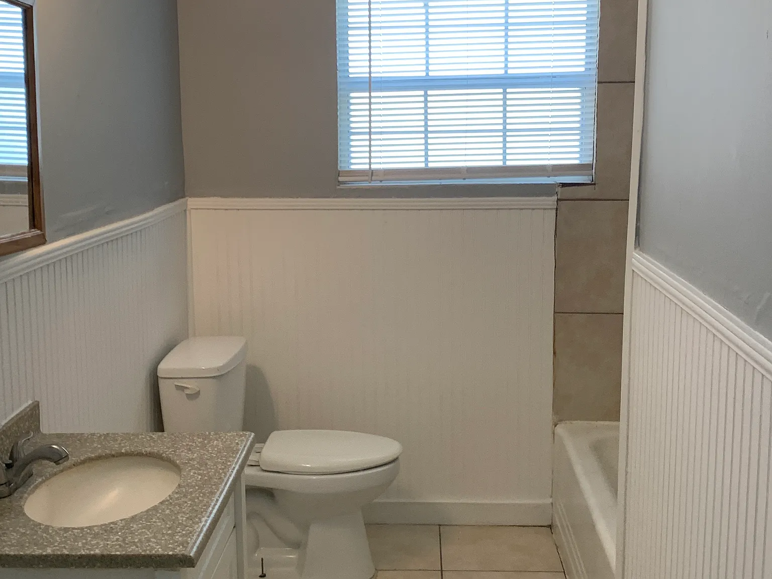 1524 W Woodlawn Ave — Photo 4