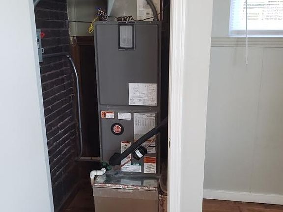 5th image of 4952 W Berteau Ave #1
