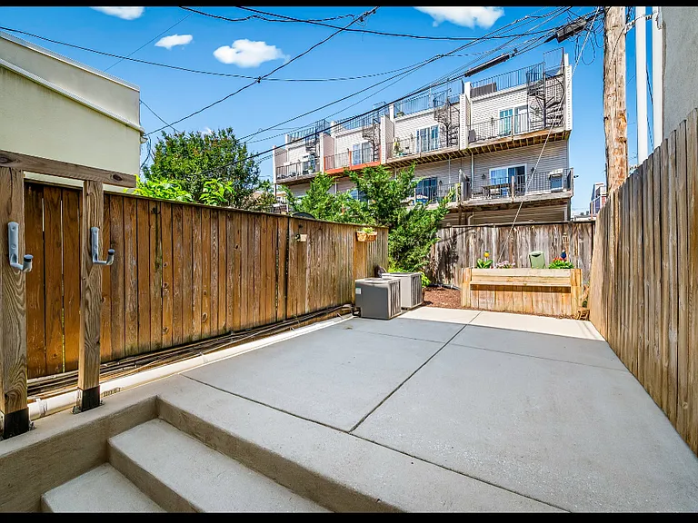1346 Towson St — Photo 29