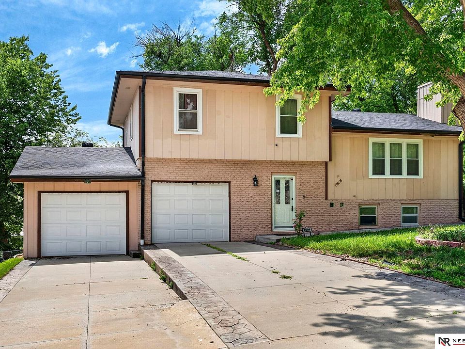 1st image of 8606 S 45th Ave