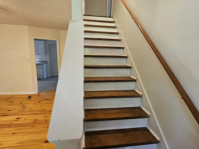 759 Ridgewood Dr — Photo 6