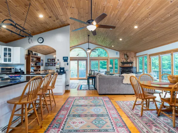 177 Hoadley Brook Road, Stowe, VT 05672