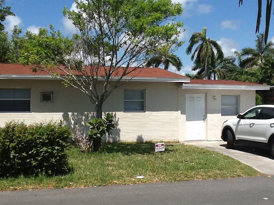 1st image of 30 SE 13th St