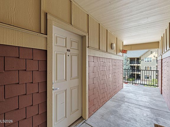 3rd image of 1450 Idlewild Dr Unit 933
