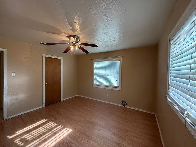 232 Lincoln Ave — Photo 8