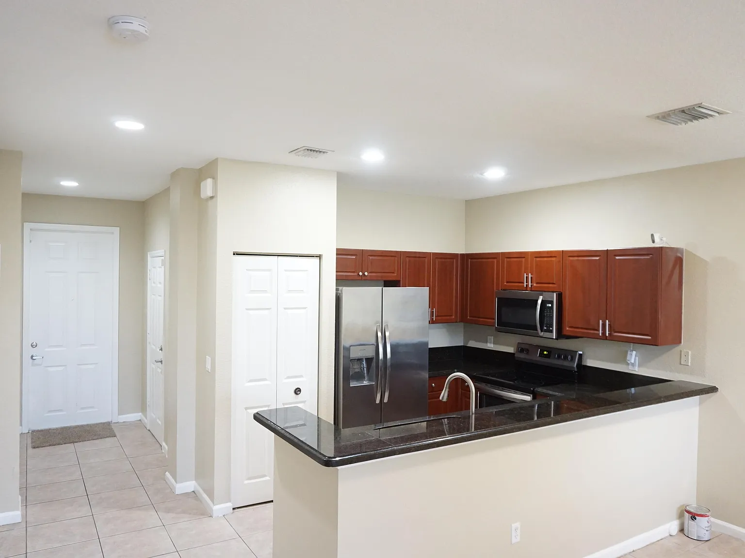 3 bed, 2.5 bath, 1532 sqft, $2,350 — Photo 3