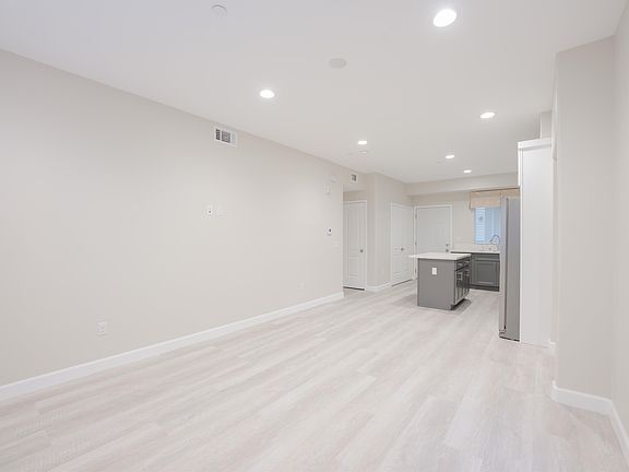 4th image of 14041 Locust St Unit 301