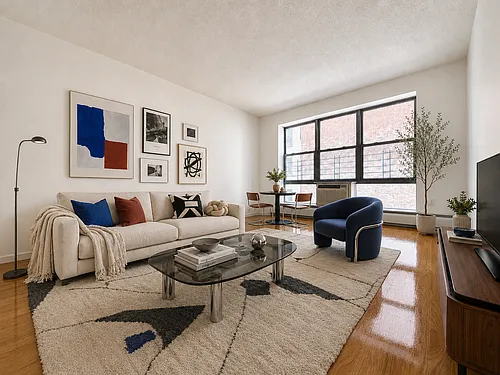 4469 Broadway Photo 1