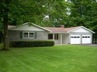 17 Chateau Dr, Whitesboro, NY 13492