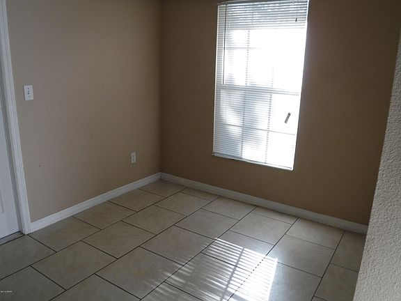 3rd image of 521 Pine St