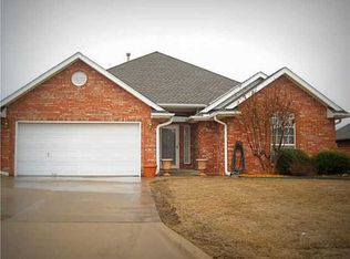 1302 Cambridge Dr, Shawnee, OK 74804