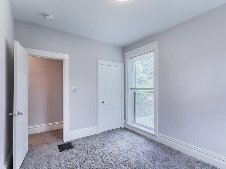 7205 Southwest Ave — Photo 15