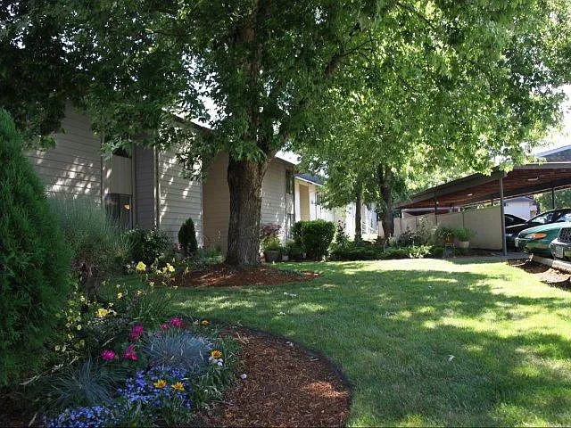 Conestoga Park — Photo 2
