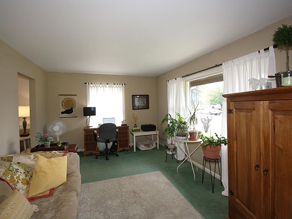 2nd image of 511 Cricklewood Dr