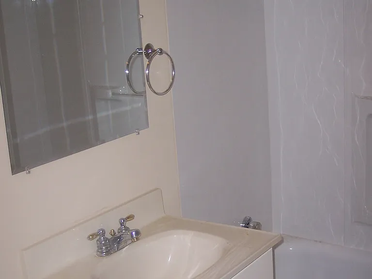 315 N Orphan St — Photo 5