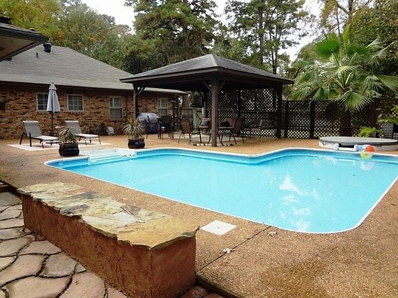 4th image of 380 Taylor Rd