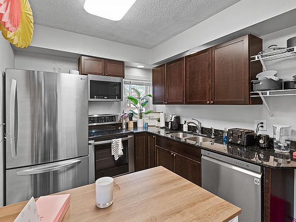 4th image of 1813 Dayton Ave #2