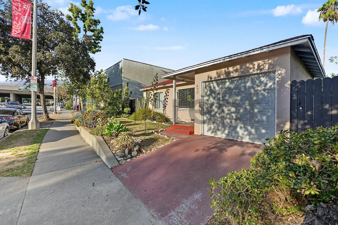 3 bed, 1650 sqft, $4,100 — Photo 3