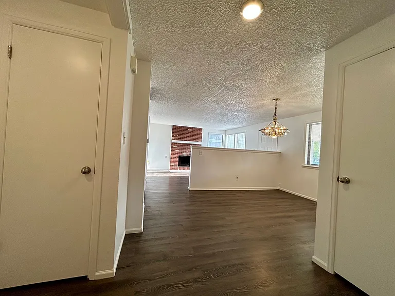 1732 Cambridge Dr — Photo 10