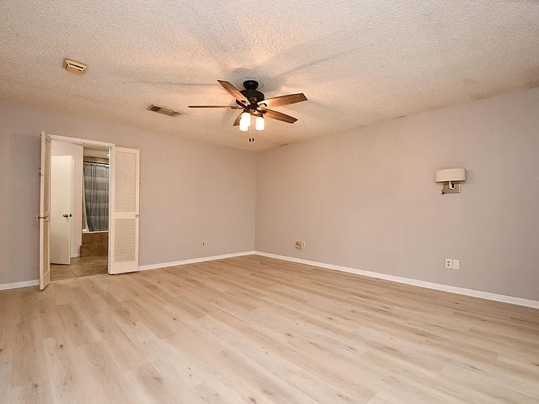 1947 Mayweather Ln — Photo 22