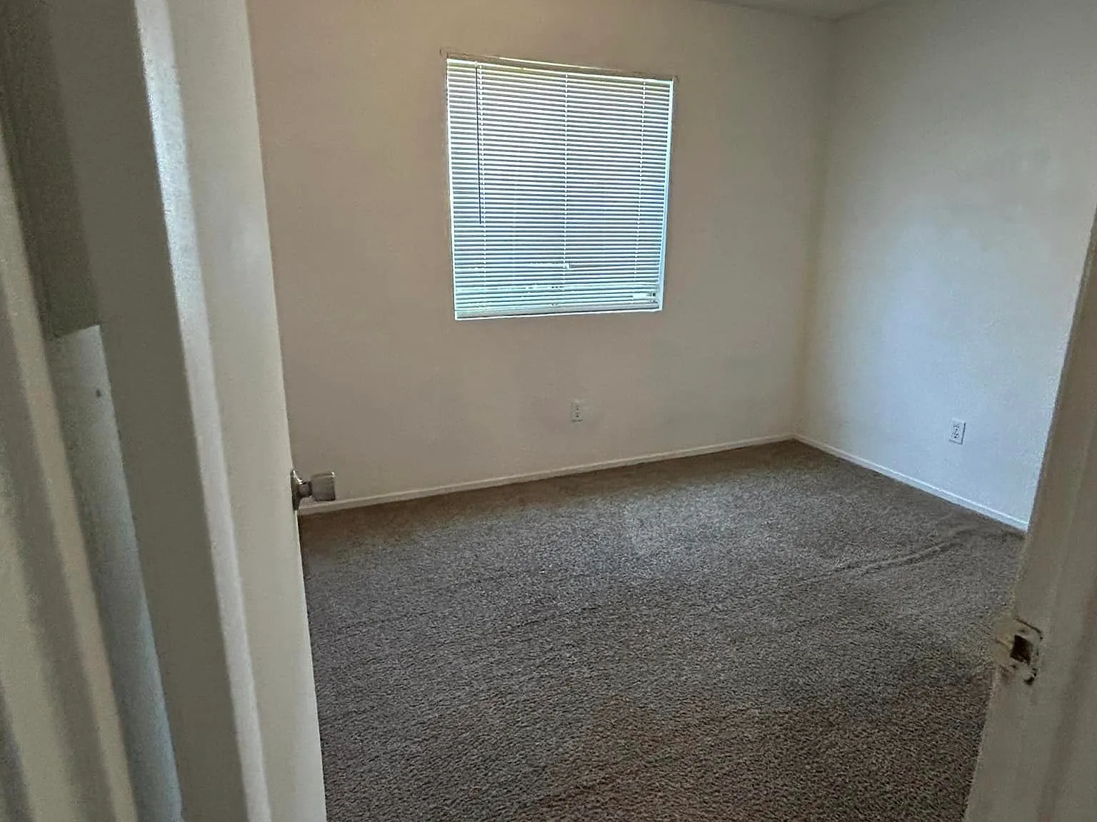 2 bed, 900 sqft, $1,150 — Photo 4