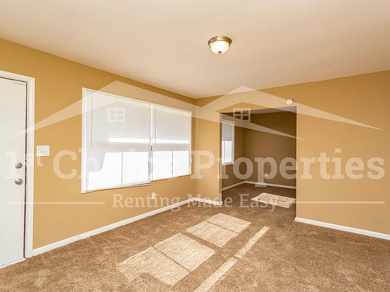 1332 Lake Ln NE — Photo 11