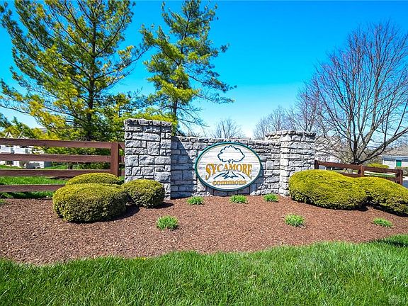 2nd image of 1545 Commons Dr