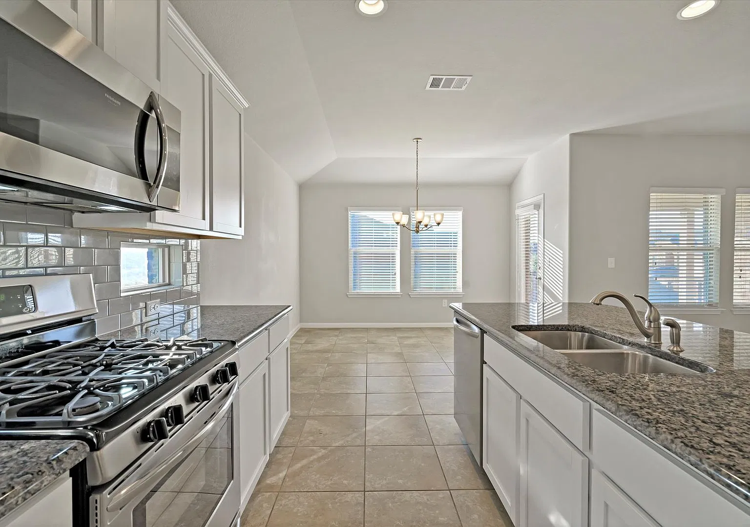 1900 Mexia Drive Round Rock, TX 78664 — Photo 3