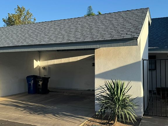 2nd image of 302 N Sycamore #0