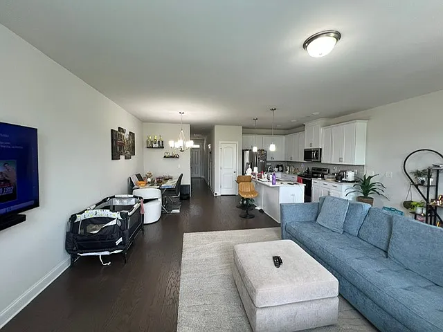 269 Netherlands Blvd — Photo 5