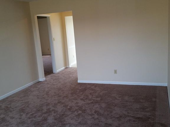5th image of 449 Lenney Dr APT 2