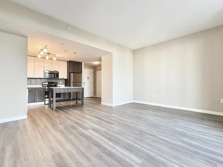 1501 Voorhies Ave #4F — Photo 4