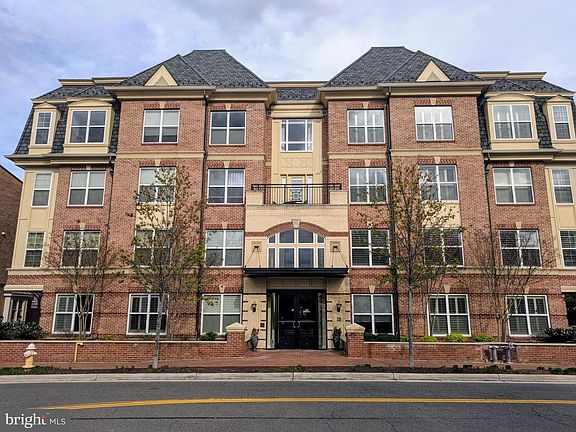 2nd image of 320 S West St APT 105