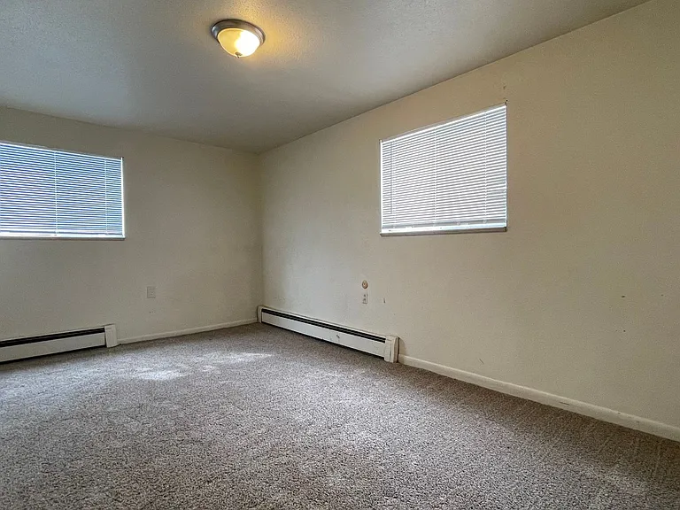 1313 Burton Ct — Photo 13