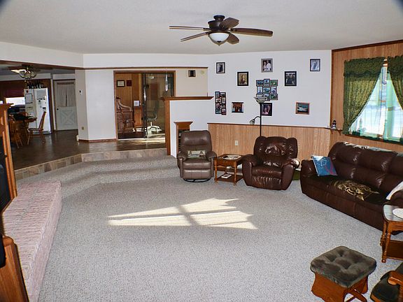 3rd image of 398 Clark St