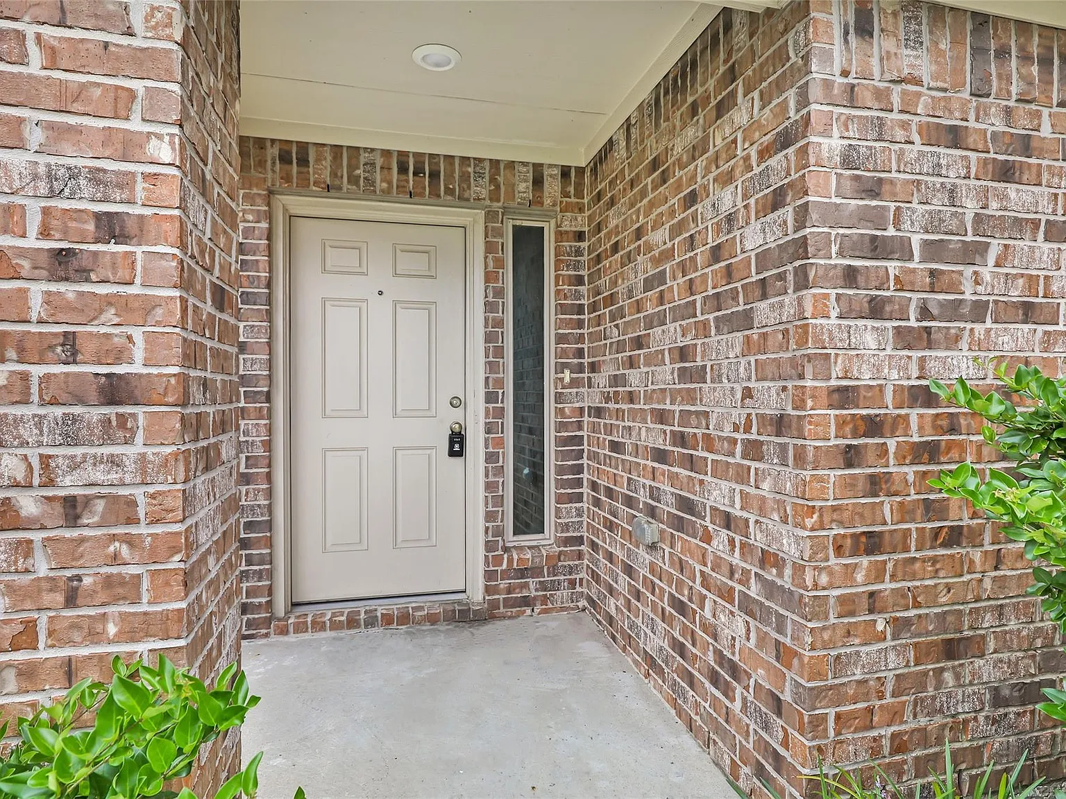 3 bed, 2.0 bath, 1198 sqft, $2,100 — Photo 4