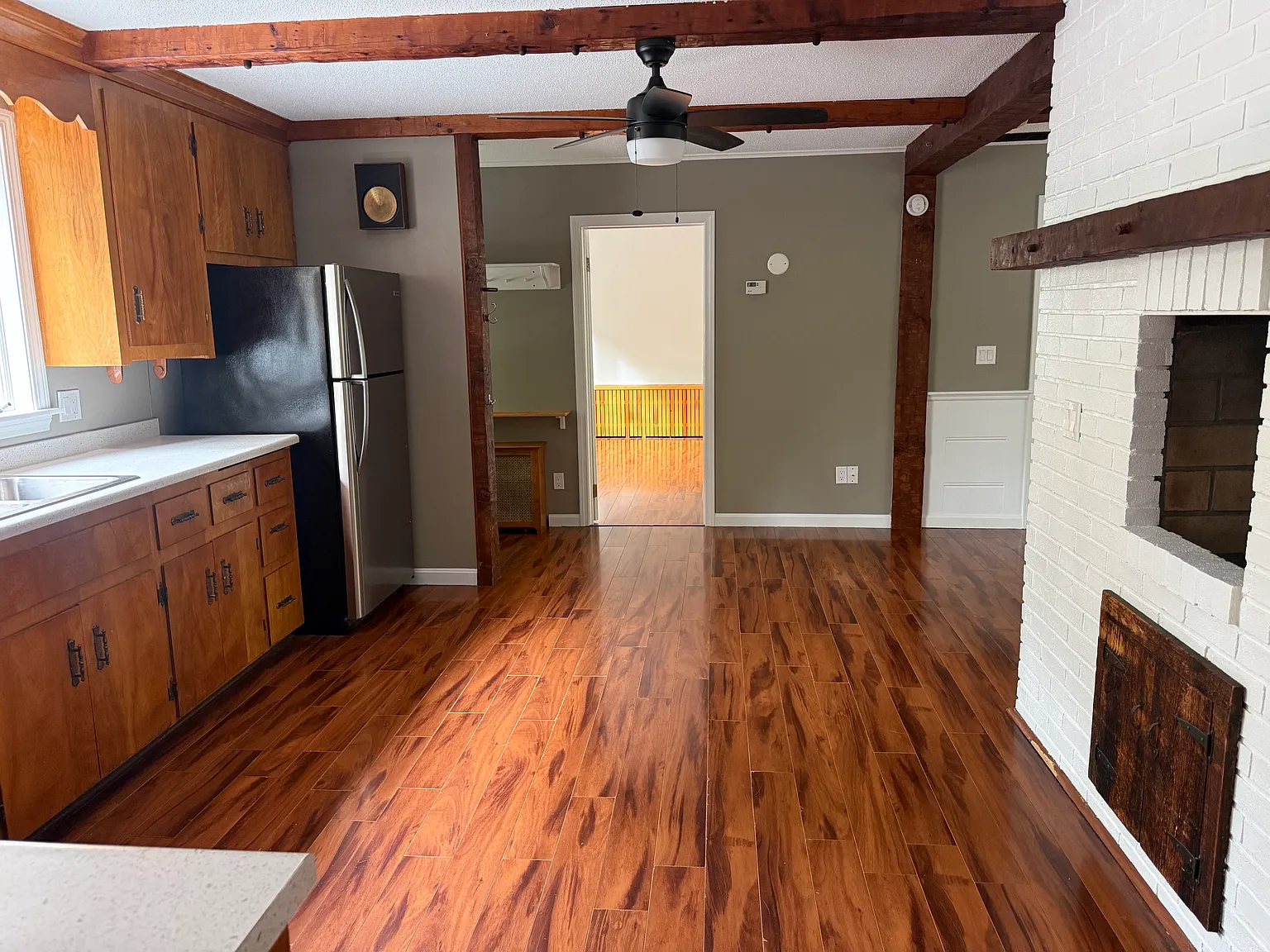 2 bed, 1000 sqft, $1,995 — Photo 4