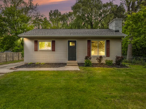 413 Seven Mile Rd NW, Comstock Park, MI 49321