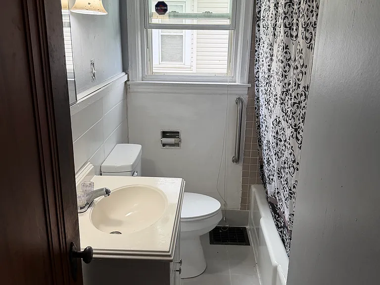 2846 S High St — Photo 13