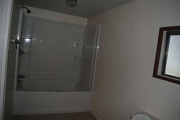 5th image of 241 Acacia St